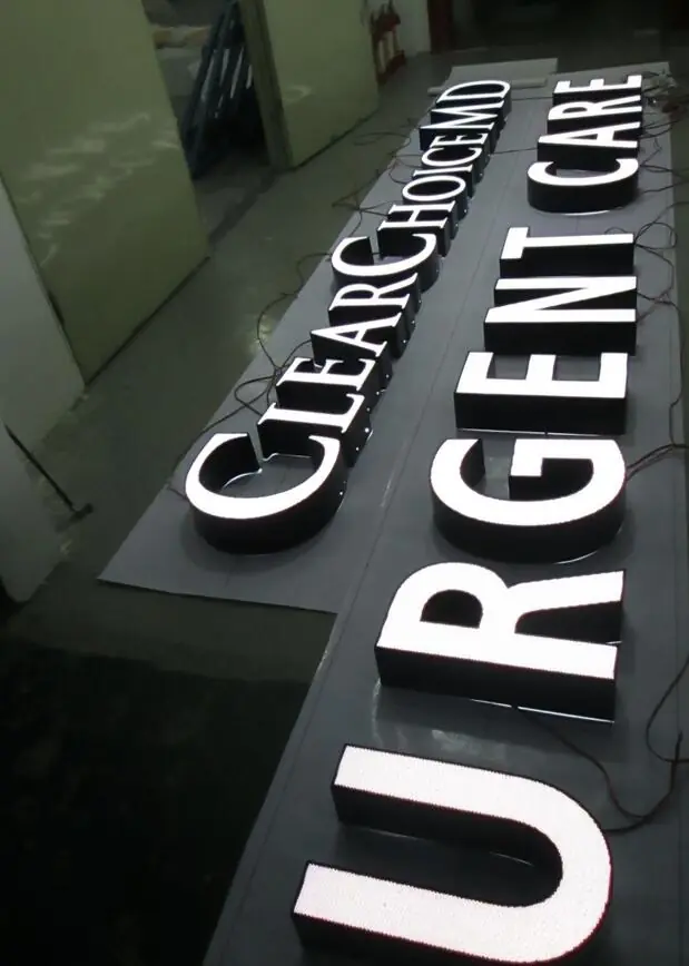 Letras corpóreas · proyecto real de Unical